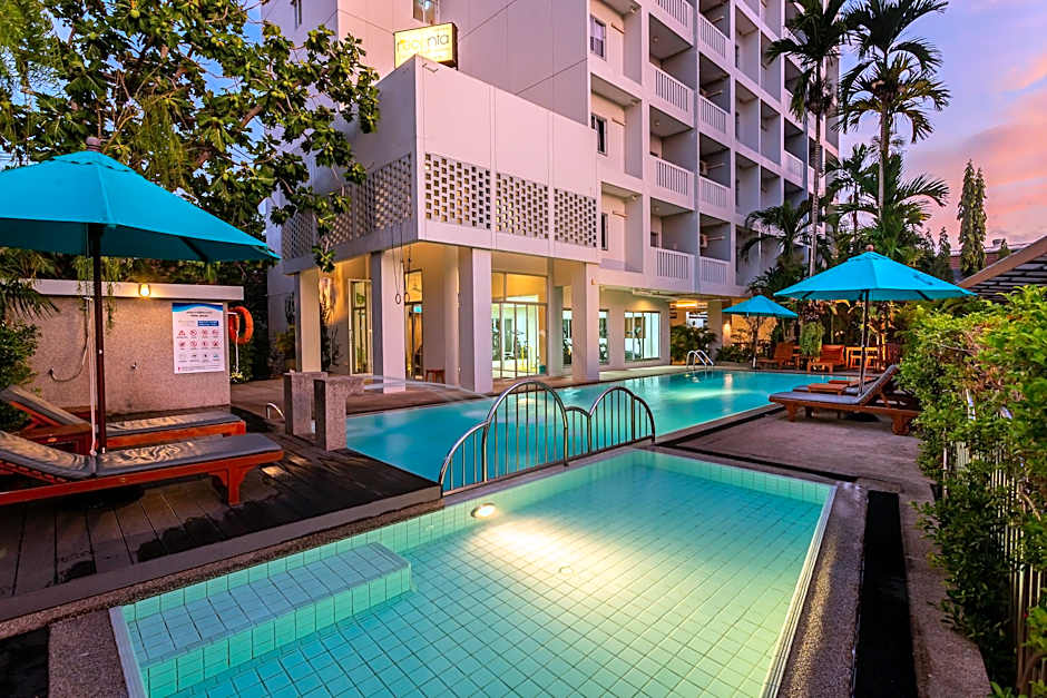 Recenta Phuket Suanluang by Deevana