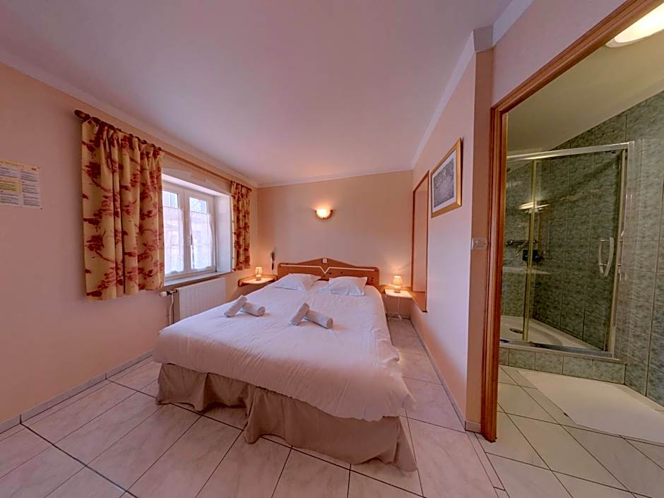 LOGIS - Hotel & restaurant "L'envie des mets"