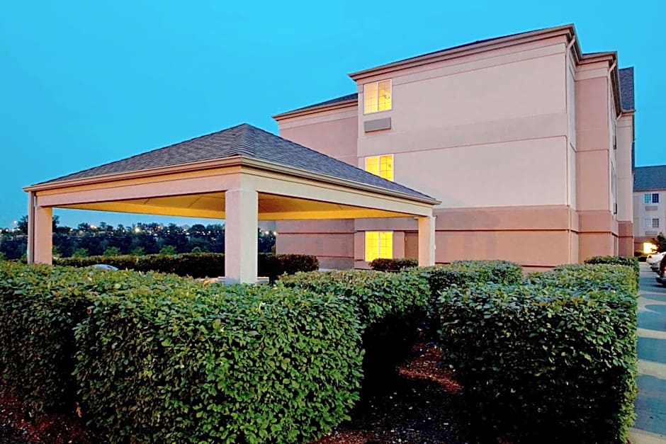 Sonesta Simply Suites Pittsburgh Airport
