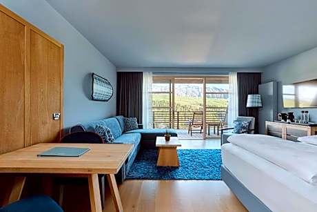 Double or Twin Room with Mountain View