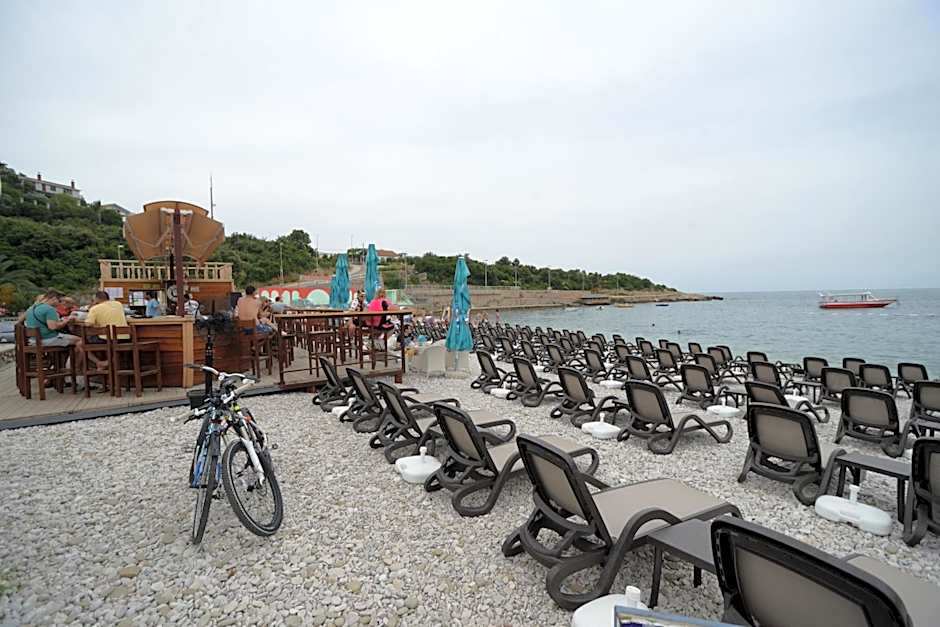 President Bungalows and Apartments