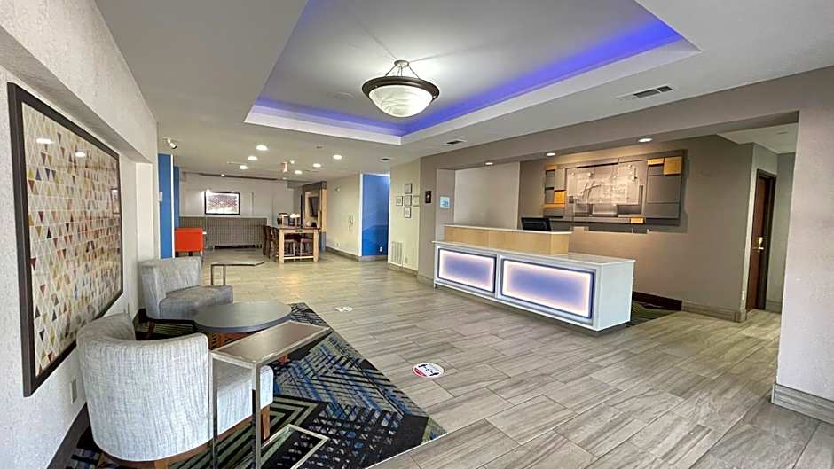 Holiday Inn Express Hotel & Suites Decatur, TX By IHG