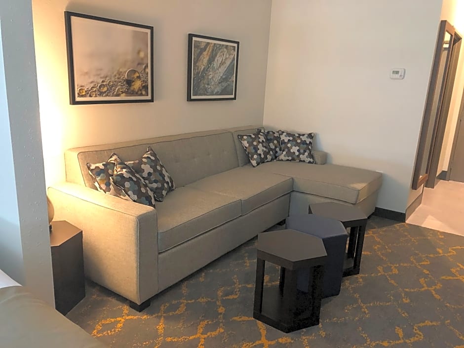 Best Western Plus Isanti