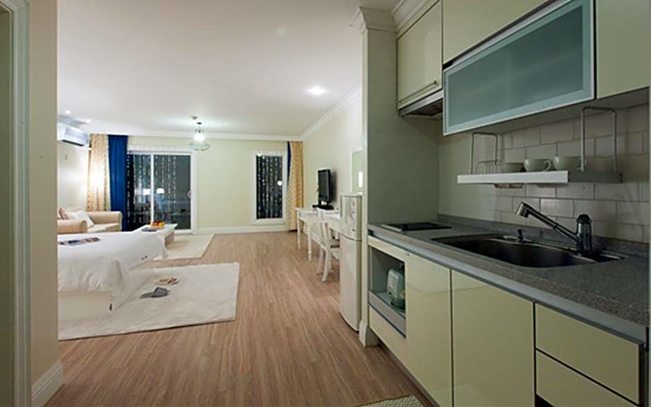 Yangyang Golden Bay Pension
