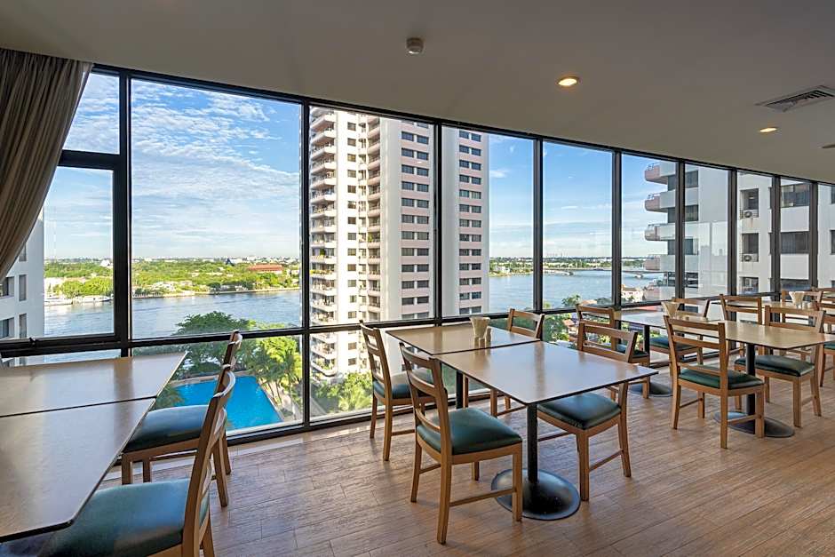 Riverine Place Hotel and Residence