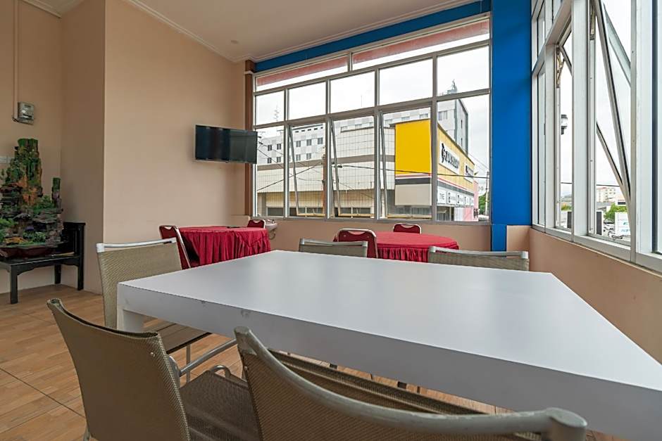 RedDoorz Syariah near RS Mata Padang