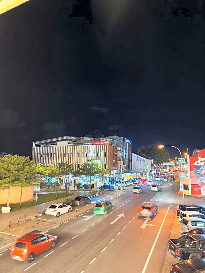 Riverbank Hotel by MRVJ BUSINESS