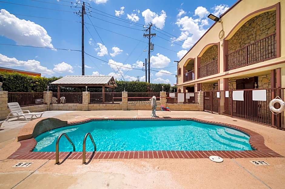 Americas Best Value Inn Buda Austin S