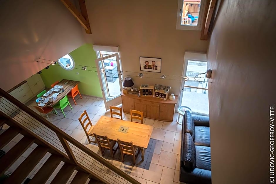 Le Nid d'Alex Spa , Rando et table d'hôte