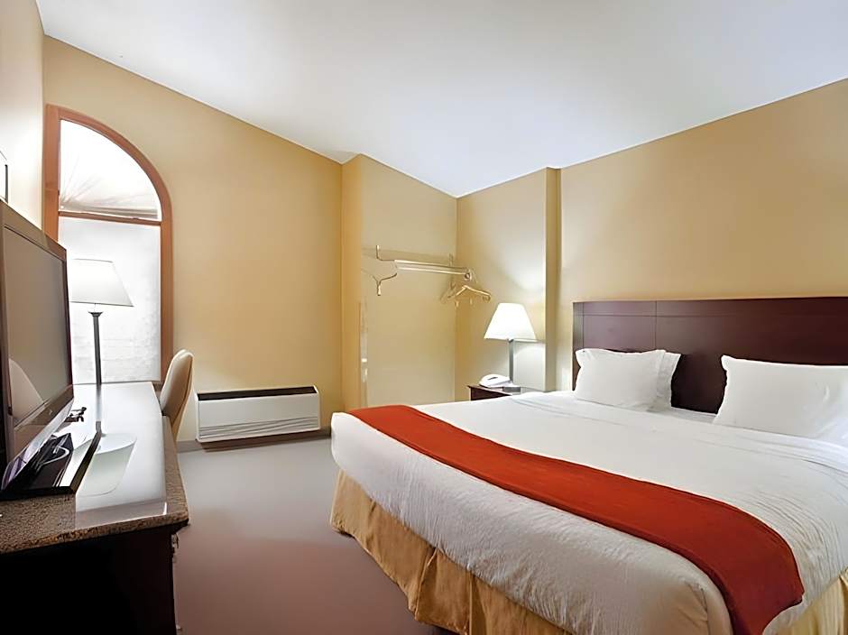 Motel 6-Oak Creek, WI