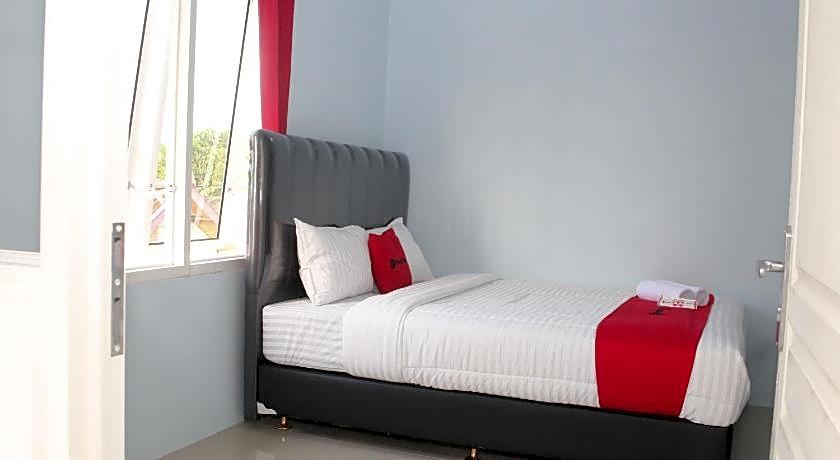 RedDoorz Syariah near Suncity Mall Madiun