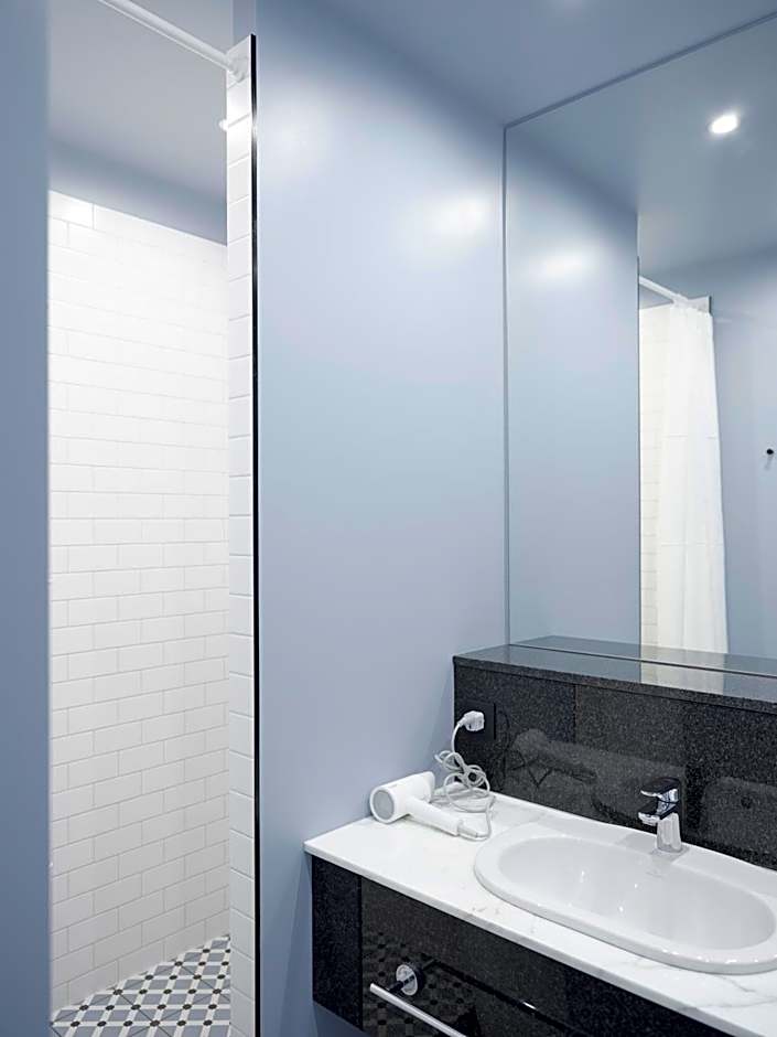 MIRO Rooms Skolas - quiet chic, free parking, self check-in