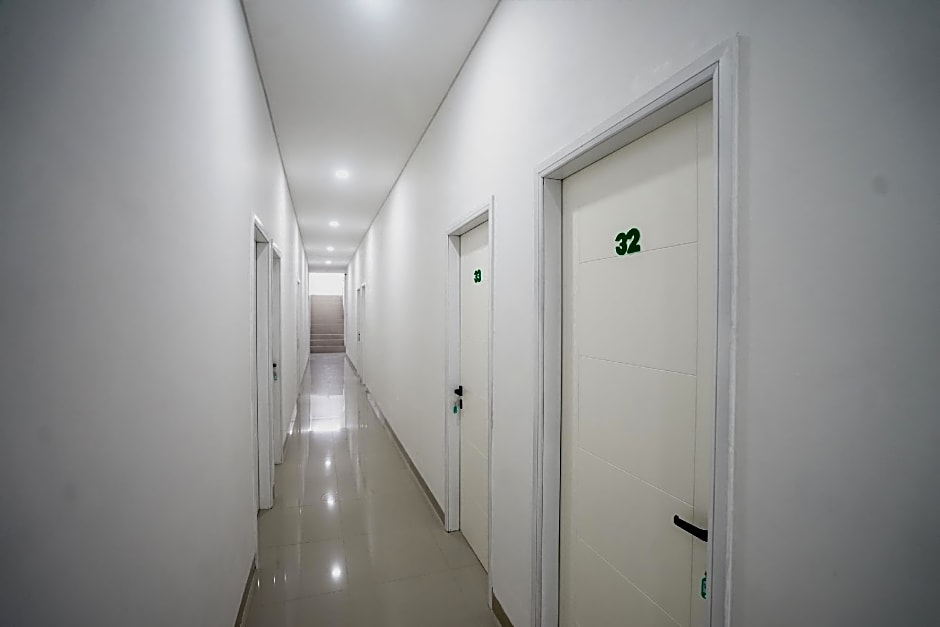 OYO 443 Hotel Barlian