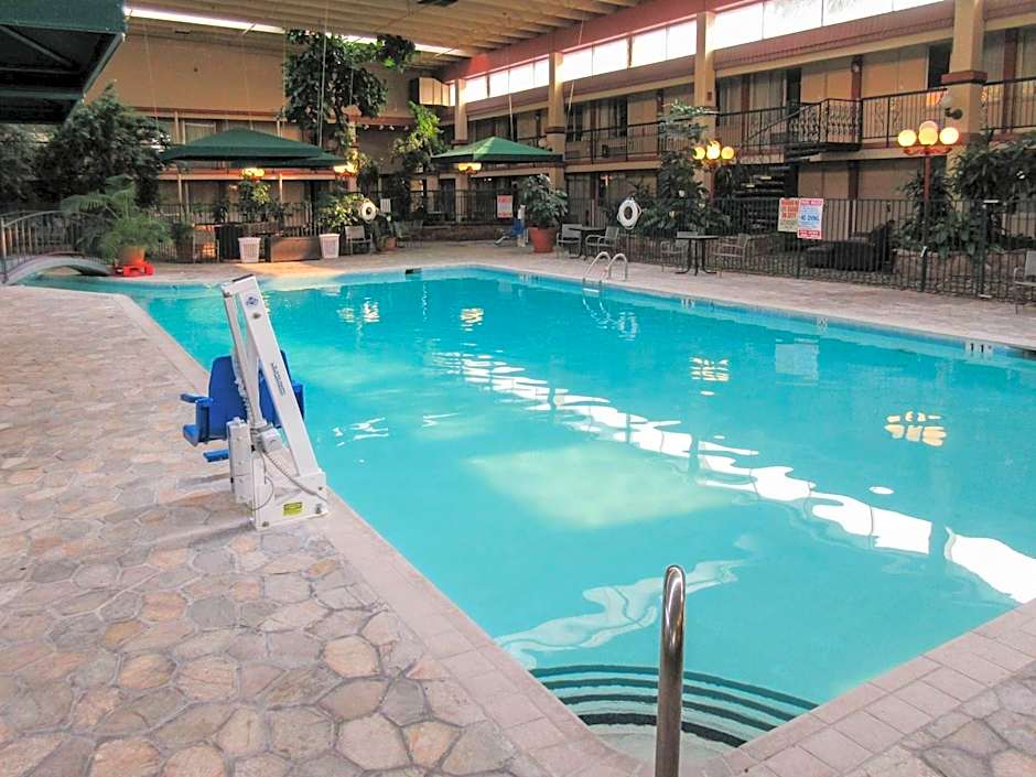 Clarion Inn