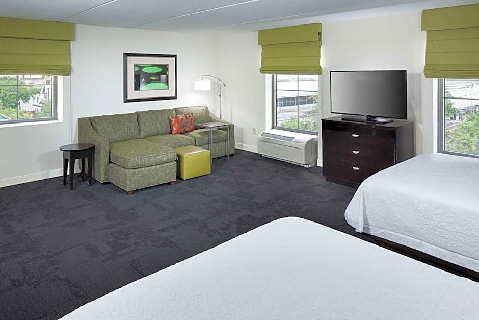 Hampton Inn By Hilton & Suites Gainesville-Downtown