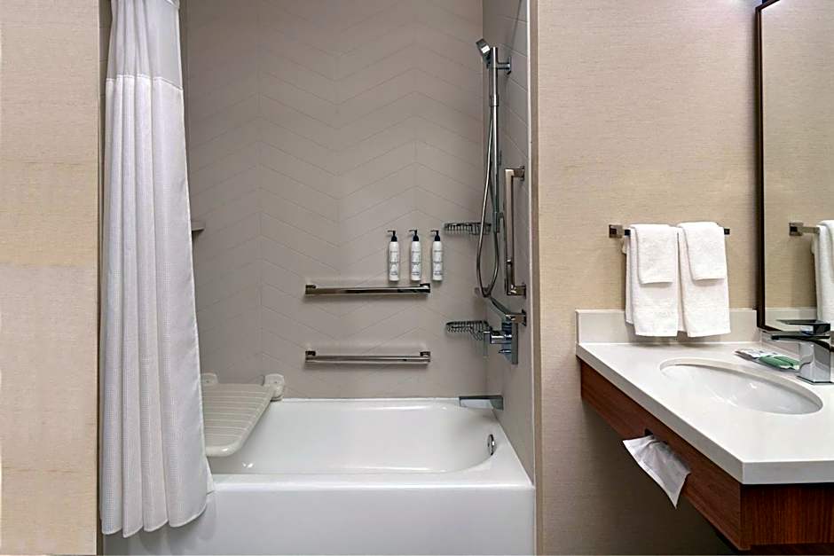Fairfield Inn & Suites by Marriott Kansas City Airport