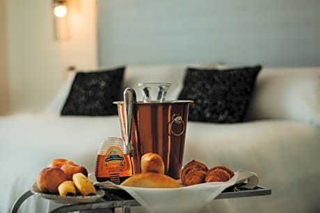 DOUBLE DELUXE 2 ADULTS