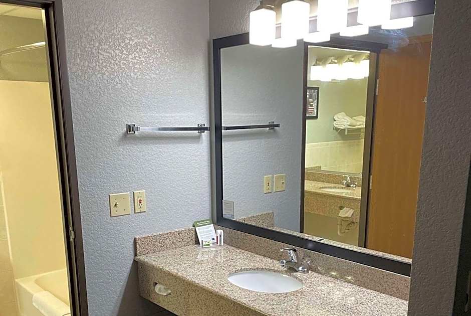 AmericInn by Wyndham Ankeny/Des Moines