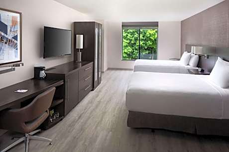 Queen Room with Two Queen Beds and Sofa Bed - High Floor