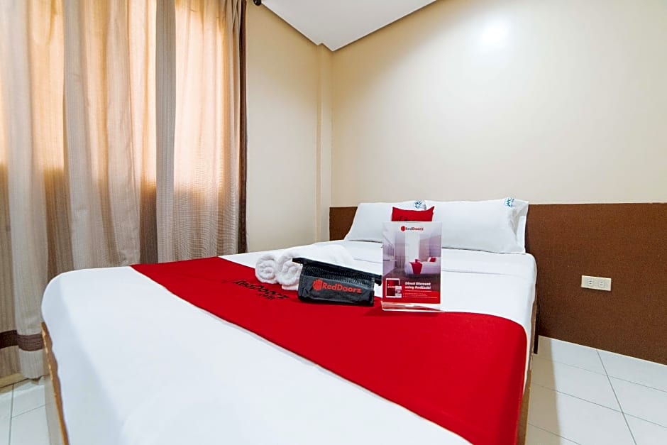 RedDoorz near Olongapo Bus Terminal