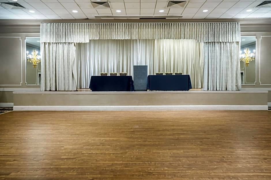 enVision Hotel & Conference Center Mansfield-Foxboro