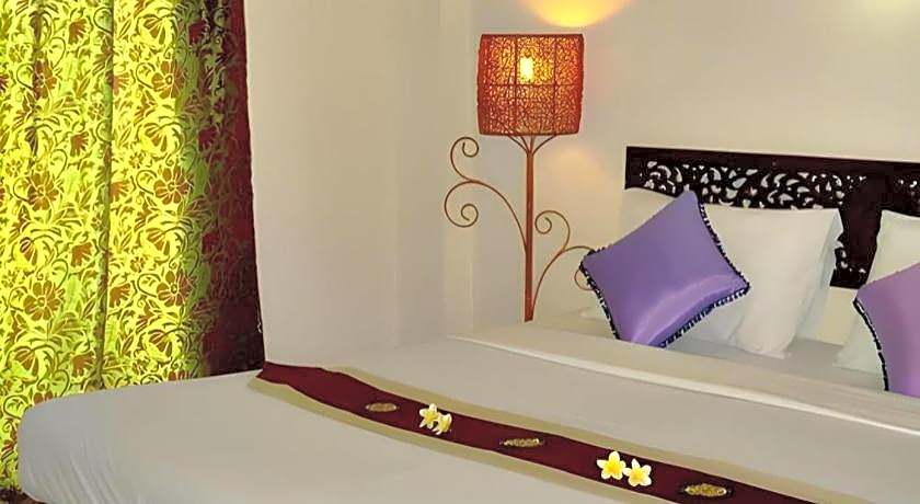 Phumanee Home Hotel