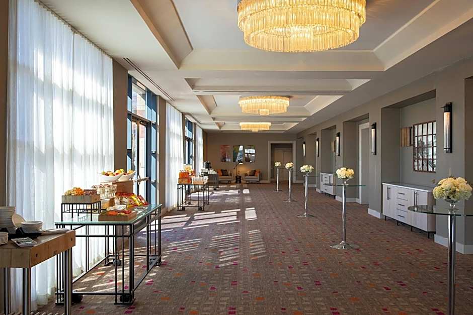 The Baronette Renaissance by Marriott Detroit-Novi Hotel