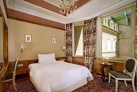 Small Historic Queen Room