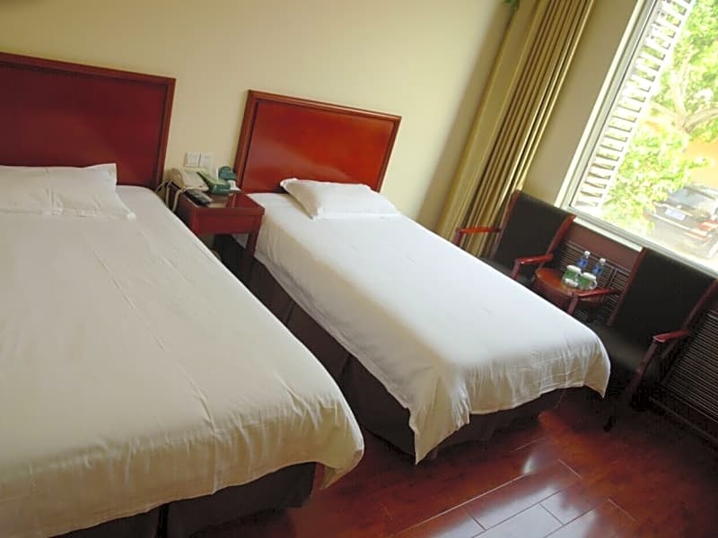 GreenTree Inn WeiFang QingZhou Middle HaiDai Road Electric Power Shell