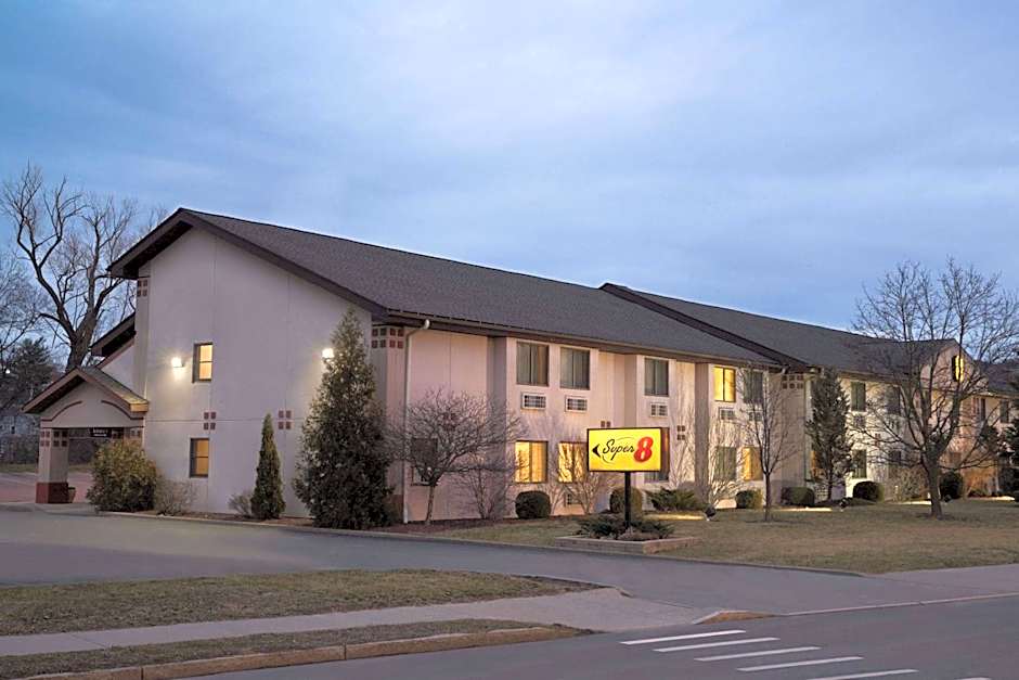 Foto 1 dari 50 — Super 8 by Wyndham Ithaca