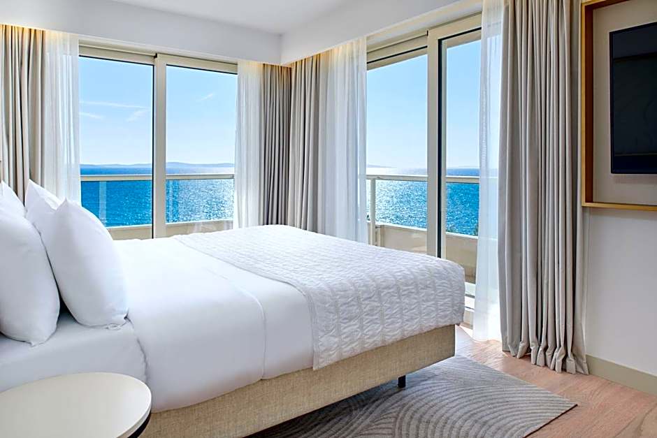 Le Meridien Lav Split