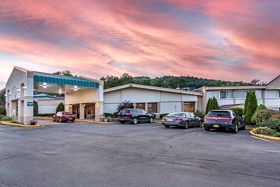 Quality Inn & Suites Vestal Binghamton Near University