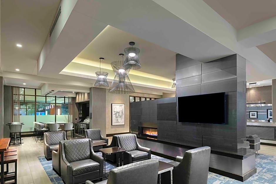 Hampton Inn & Suites Portsmouth Downtown