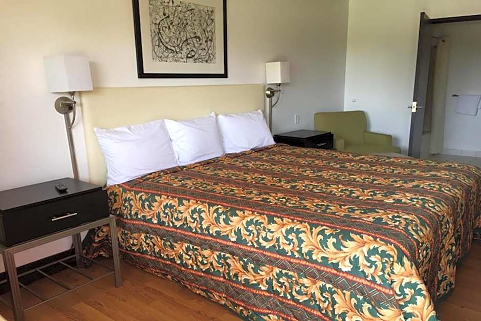 Economy Inn of Holland