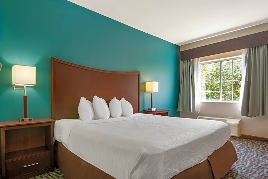 SureStay Plus by Best Western Topeka Northwest