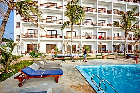 Triple Room with Pool View