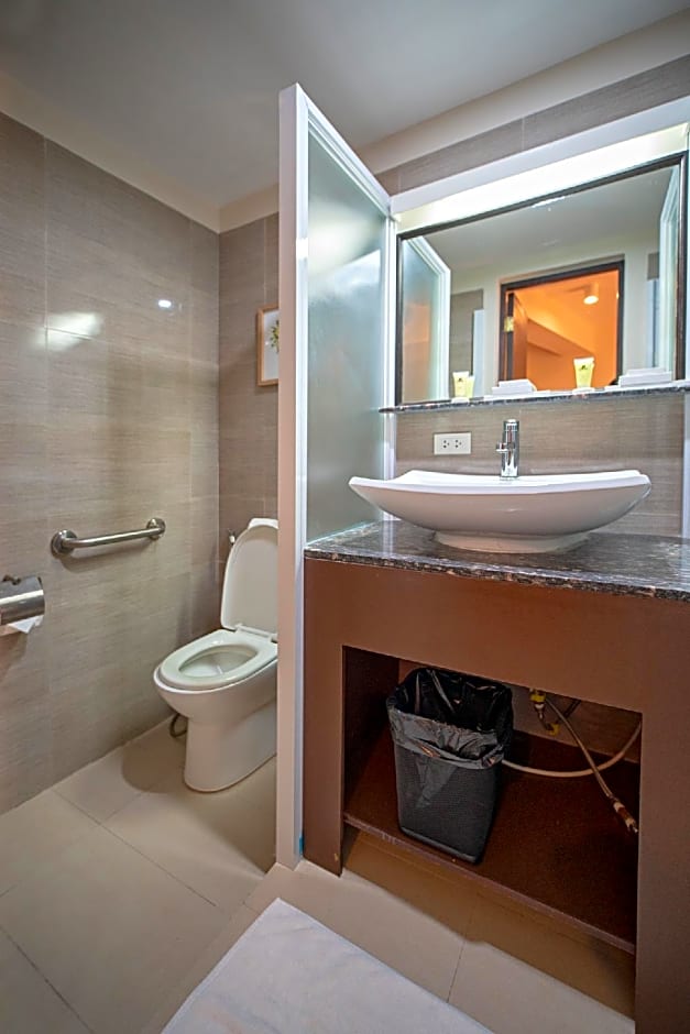 Achievers Airport Hotel