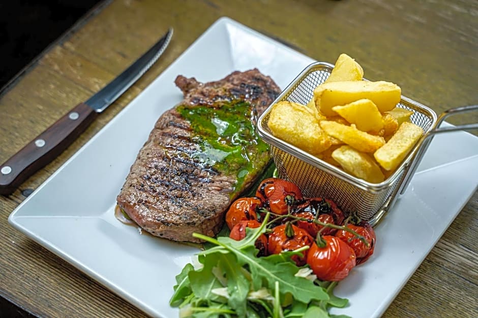 Rising Sun Pub, Restaurant and Rooms