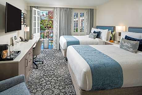 Courtyard Balcony, Guest Room, 2 Queen, Courtyard View, Balcony