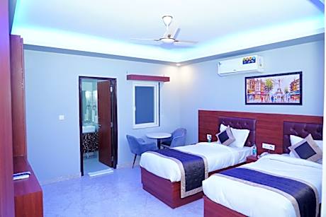 Twin Room with Bathroom