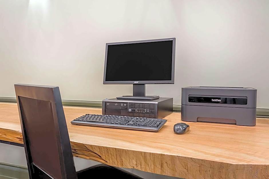 Ramada by Wyndham Hinton