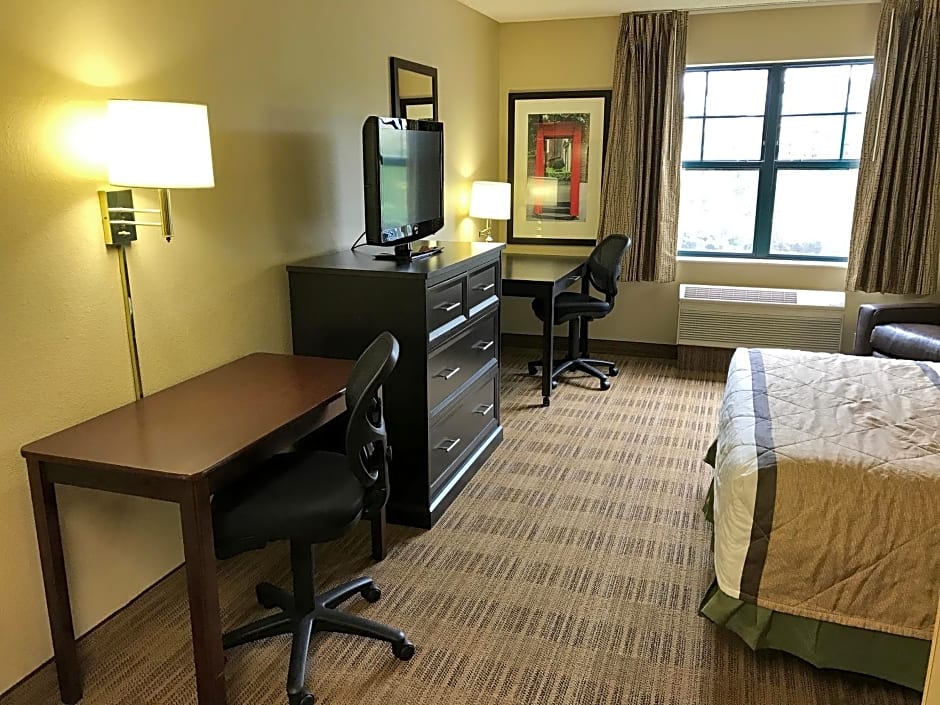 Extended Stay America Select Suites - Detroit - Farmington Hills