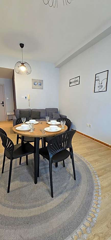 Spacious Apartment Marina View