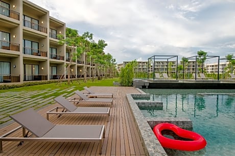 The Gallery Hotel Naiharn