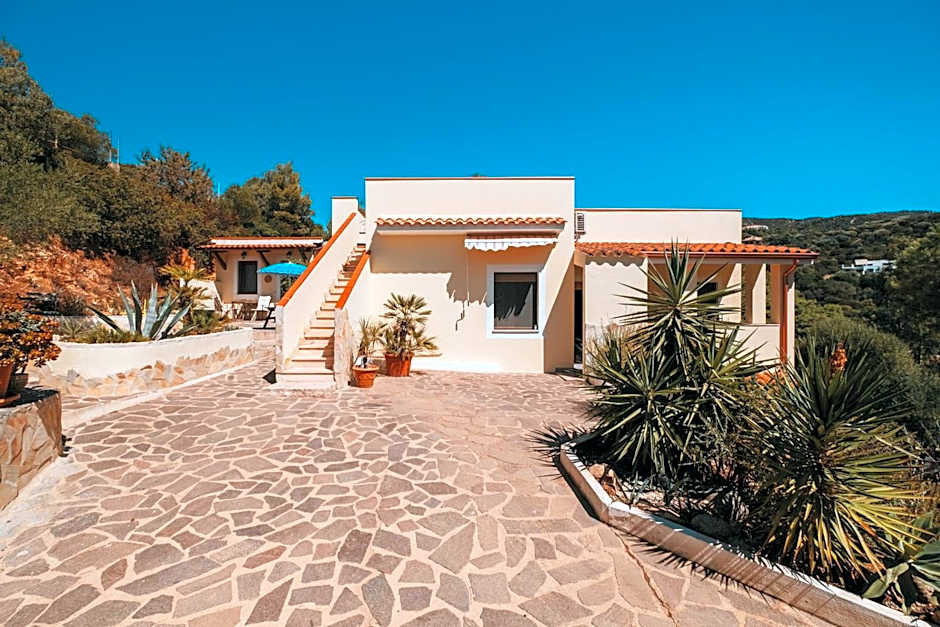 Villa Bella Salmagi - Surya Sardinia Holidays & Yoga
