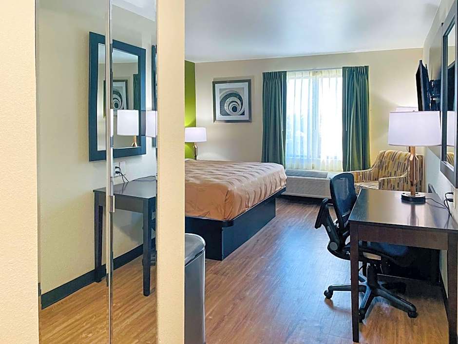 Quality Inn & Suites Lake Charles South
