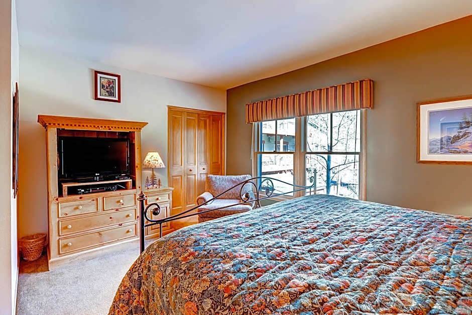 Photo 1 of 1 of Jackpine Lodge | Two Bedroom Condominium plus Murphy Bed
