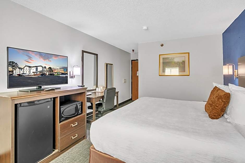 City Center Inn by OYO I-64 Newport News