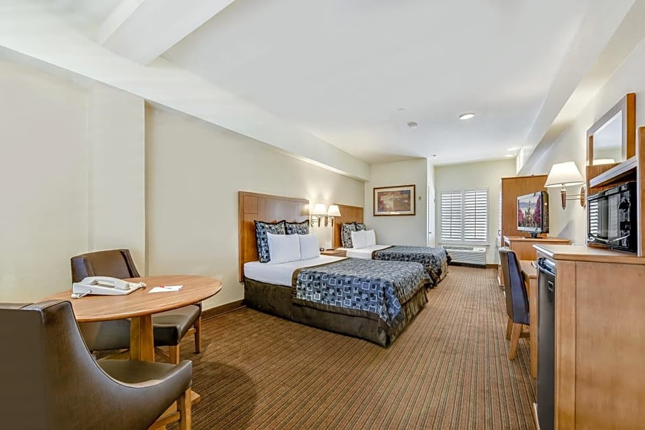 Anaheim Desert Inn & Suites