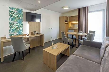 Two-Bedroom Apartment - Non-Smoking